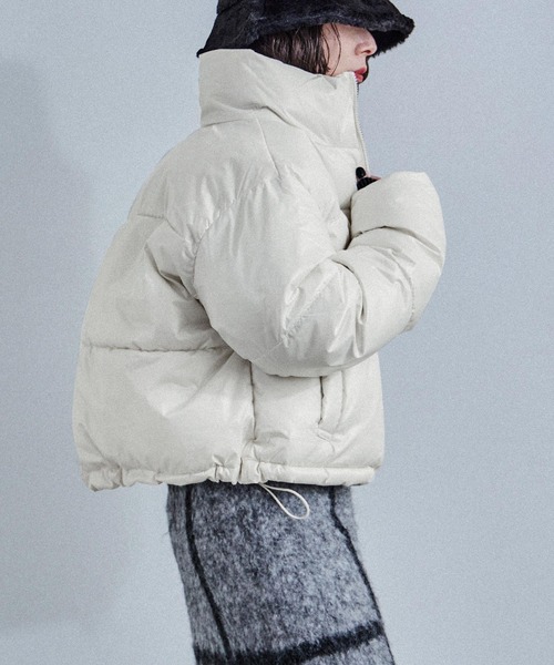 Fashion Letter（ファッションレター）の「メタリックカラー ショートダウンジャケット（ダウンジャケット/コート・レディース・ブラック/オフホワイト/シルバー・M）」の11枚目の写真