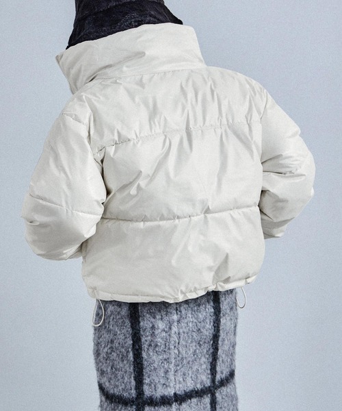 Fashion Letter（ファッションレター）の「メタリックカラー ショートダウンジャケット（ダウンジャケット/コート・レディース・ブラック/オフホワイト/シルバー・M）」の12枚目の写真