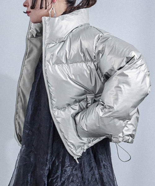 Fashion Letter（ファッションレター）の「メタリックカラー ショートダウンジャケット（ダウンジャケット/コート・レディース・ブラック/オフホワイト/シルバー・M）」の18枚目の写真