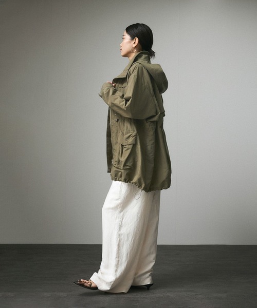 SALON adam et rope'（サロン アダム エ ロペ）の「［撥水］2WAYガーデナーズナイロンブルゾン / マウンテンパーカー（ブルゾン・レディース・ベージュ/グリーン系その他3/オリーブ・FREE）」の14枚目の写真