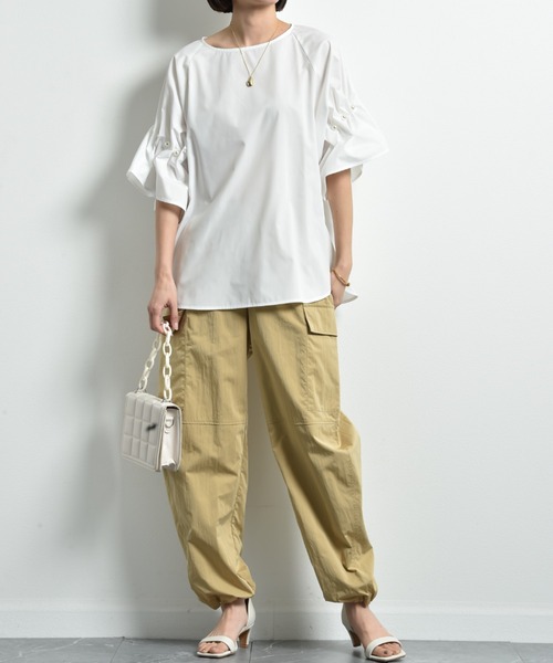 INTERPLANET（インタープラネット）の「ＴＣブロード袖パールデザインブラウス（シャツ/ブラウス・レディース・オフホワイト/ベージュ/ブラック・FREE）」の16枚目の写真