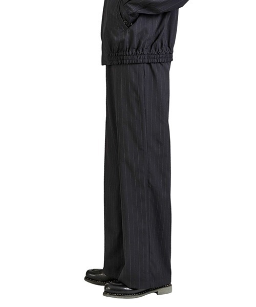 marka（マーカ）の「marka / マーカ：WIDE LEG EASY PANTS - 2/72 washer wool tropical -：M25A-12PT02C[COR]（その他パンツ・メンズ・ネイビー/ブラック系その他・2/1）」の9枚目の写真