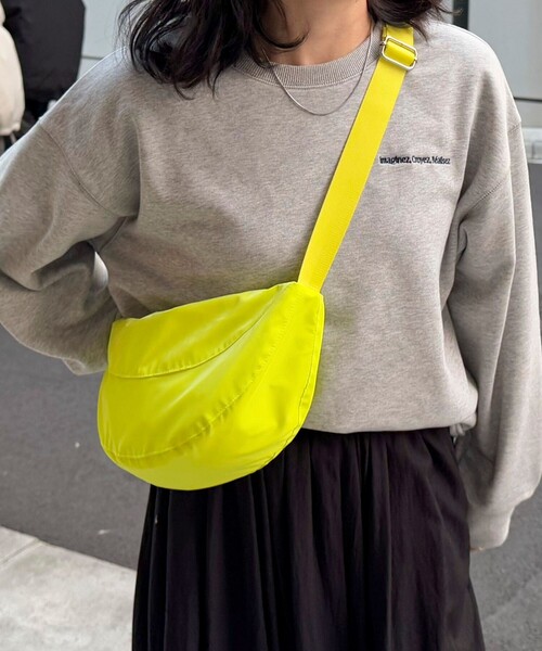 fredy emue（フレディエミュ）の「ラウンド切替テープショルダーバッグ（ショルダーバッグ・レディース・ブラック/ブラウン/ライトグリーン/アイボリー・FREE）」の22枚目の写真