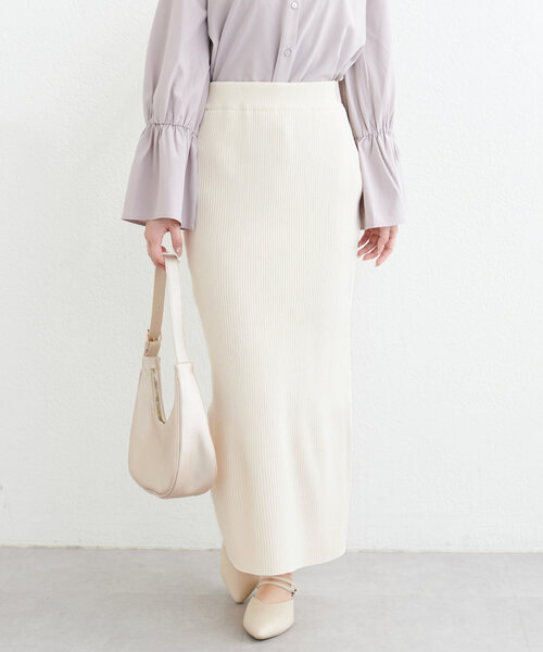 natural couture（ナチュラルクチュール）の「Web限定 /【プチナチュ】スリット入り細リブニットタイトスカート（スカート・レディース・ブラック/グレー/アイボリー・SMALL/MEDIUM/LARGE）」の4枚目の写真