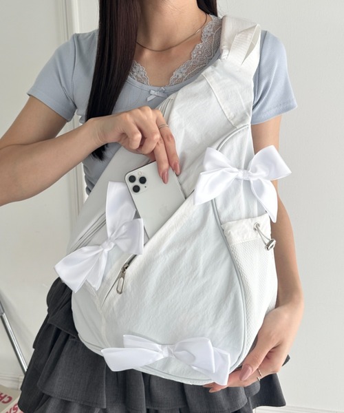 フリルデザイン ホワイトボディバッグ セール】ナイロンワンショルダーボディバッグ リボンデザインボディ