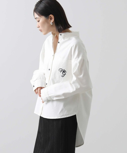 margaux（マルゴー）の「刺繍ロゴバックテールシャツ（シャツ/ブラウス・レディース・オフホワイト/カーキ・FREE）」の2枚目の写真