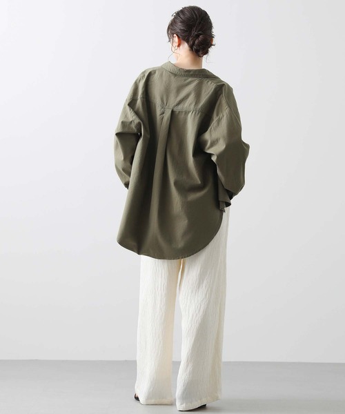 margaux（マルゴー）の「刺繍ロゴバックテールシャツ（シャツ/ブラウス・レディース・オフホワイト/カーキ・FREE）」の14枚目の写真