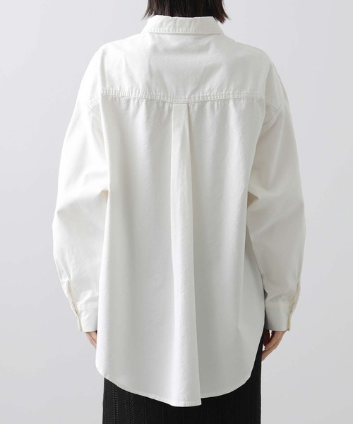 margaux（マルゴー）の「刺繍ロゴバックテールシャツ（シャツ/ブラウス・レディース・オフホワイト/カーキ・FREE）」の22枚目の写真