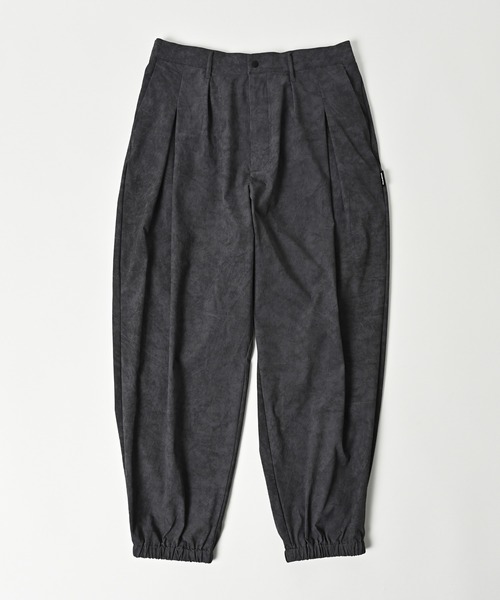 ADAM PATEK(アダムパテック)の「【ADAMPATEK/アダムパテック】uneven dyeing tuck relax pants/ムラ染めリラックスタックパンツ(その他パンツ・メンズ・グレー/ホワイト/ブラック・1/2)」の11枚目の写真