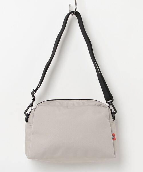 CHUMS（チャムス）の「チャムス CHUMS Recycle Small Trapezoid Shoulder Bag（ショルダーバッグ・メンズ・その他・ONE SIZE）」の2枚目の写真