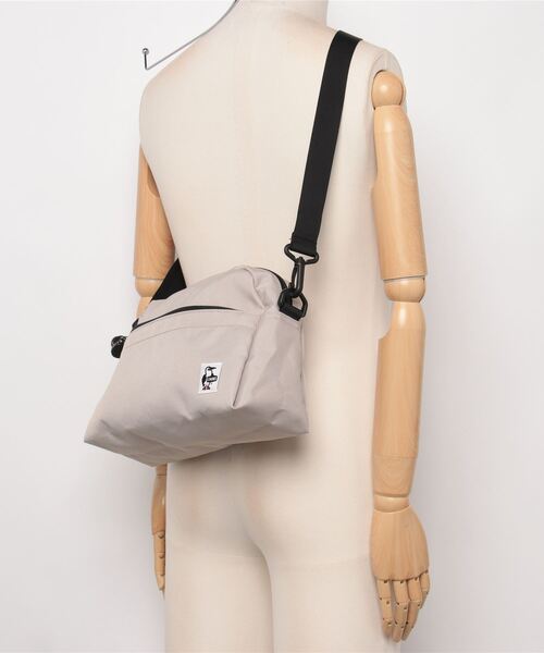 CHUMS（チャムス）の「チャムス CHUMS Recycle Small Trapezoid Shoulder Bag（ショルダーバッグ・メンズ・その他・ONE SIZE）」の5枚目の写真