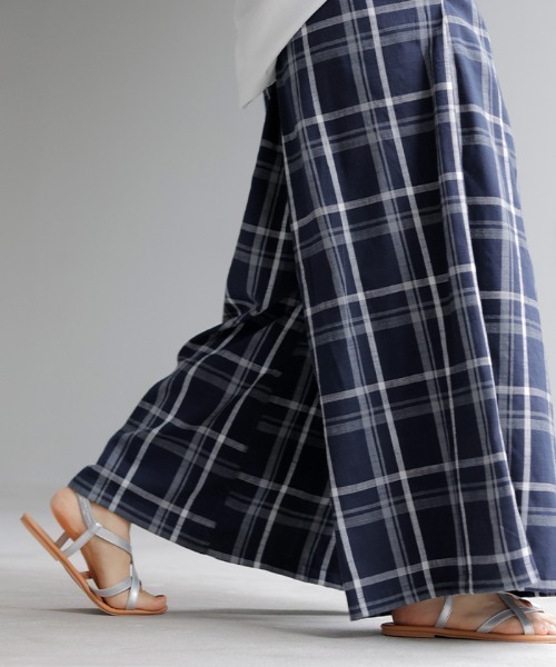 HUG.U(ハグユー)の「リネンチェックパンツ(その他パンツ・レディース・ネイビー/ホワイト・L/M)」の14枚目の写真