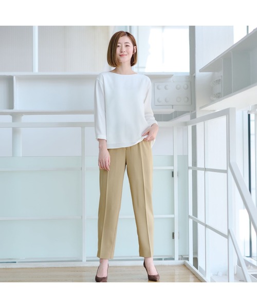 AOYAMA(アオヤマ)の「【自宅で洗える】ボートネック袖パールボタンブラウス/ホワイト/サックスブルー/7分袖|通勤&オフィス&入卒&セレモニー&オケージョン|(シャツ/ブラウス・レディース・サックスブルー/ホワイト・LL/S/M/L)」の5枚目の写真