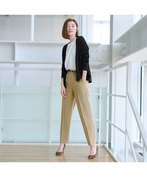 AOYAMA(アオヤマ)の「【自宅で洗える】ボートネック袖パールボタンブラウス/ホワイト/サックスブルー/7分袖|通勤&オフィス&入卒&セレモニー&オケージョン|(シャツ/ブラウス・レディース・サックスブルー/ホワイト・LL/S/M/L)」の6枚目の写真