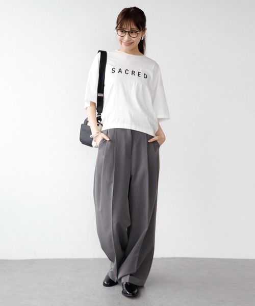 Jines（ジネス）の「SACRED ロゴTシャツ（Tシャツ/カットソー・レディース・ブラウン/ホワイト/ブラック/チャコールグレー・38）」の5枚目の写真