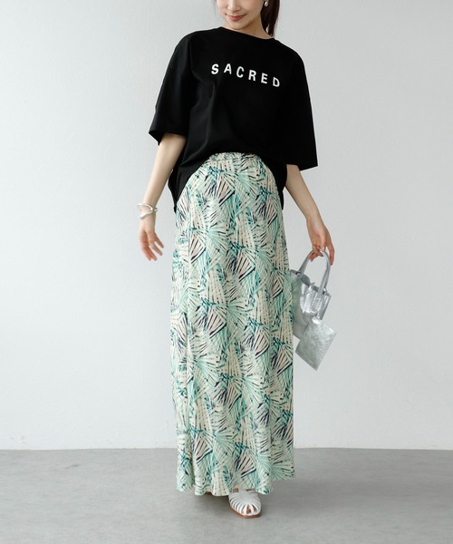 Jines（ジネス）の「SACRED ロゴTシャツ（Tシャツ/カットソー・レディース・ブラウン/ホワイト/ブラック/チャコールグレー・38）」の10枚目の写真