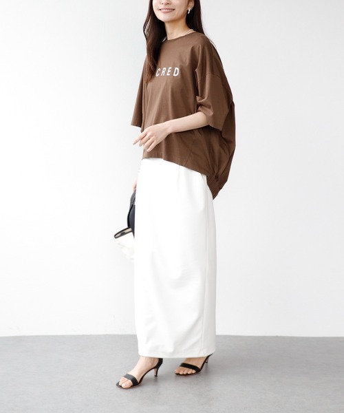 Jines（ジネス）の「SACRED ロゴTシャツ（Tシャツ/カットソー・レディース・ブラウン/ホワイト/ブラック/チャコールグレー・38）」の14枚目の写真