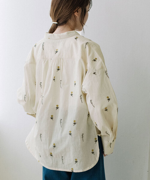 POU DOU DOU（プードゥドゥ）の「＜made in INDIA＞シロツメクサ刺繍シャツ（シャツ/ブラウス・レディース・ライトブルー/キナリ/ダークグレー・M）」の7枚目の写真