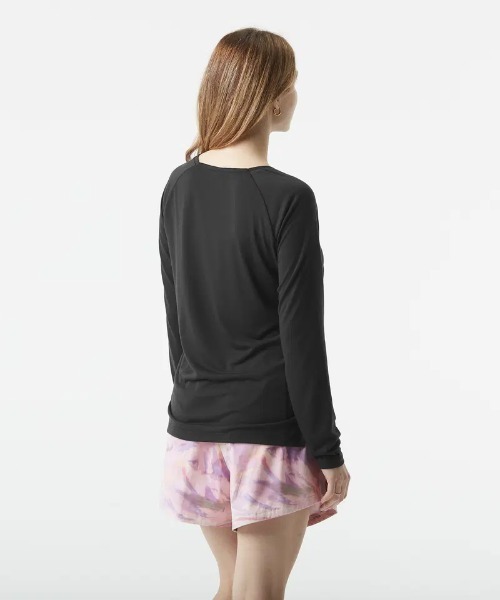 PICTURE ORGANIC CLOTHING(ピクチャーオーガニッククロージング)の「【PICTURE/ピクチャー】TIMONT W LS TECH TEE 抗菌加工 吸湿速乾性 UPF50+ ワンポイント ロンT(Tシャツ/カットソー・レディース・ブラック・SMALL/MEDIUM)」の2枚目の写真