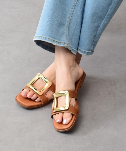 inter-chaussures(インターショシュール)の「【Oh my Sandals】スクエアトウフラットバックルサンダル(E52303)(サンダル・レディース・ライトグリーン/ブラウン/ライトベージュ・35/36/37/38)」の2枚目の写真
