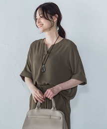 【WEB限定】サテンフィールキーネックブラウス≪セットアップ対応/洗濯機で洗える≫