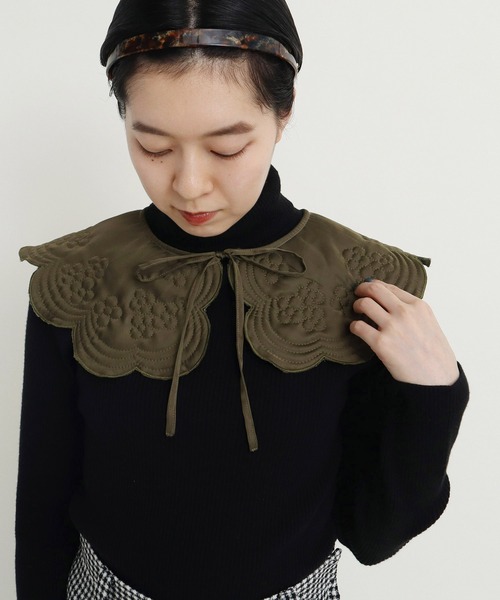 Dot＆Stripes CHILD WOMAN（ドットアンドストライプス　チャイルドウーマン）の「サテンキルトカットワーク 付け襟（付け襟・レディース・アイボリー/カーキ・FREE）」の7枚目の写真