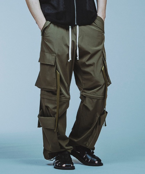 NO ID.（ノーアイディ）の「mp13792- ｲｰｼﾞｰﾜｲﾄﾞﾃｸﾉPT カーゴパンツ（カーゴパンツ・メンズ・ライトグレー/カーキ/ブラック・1/2）」の4枚目の写真
