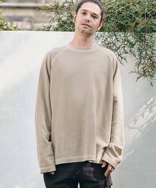 CAMBIO(カンビオ)の「mlt5284- Pigment Waffle Raglan Sleeve Cut sew カットソー(Tシャツ/カットソー・メンズ・ブラック/グレイッシュベージュ/ワイン・S/M/L)」の5枚目の写真
