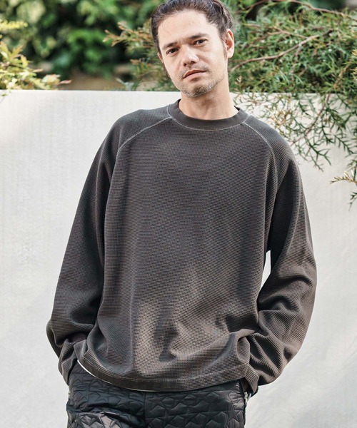 CAMBIO(カンビオ)の「mlt5284- Pigment Waffle Raglan Sleeve Cut sew カットソー(Tシャツ/カットソー・メンズ・ブラック/グレイッシュベージュ/ワイン・S/M/L)」の14枚目の写真