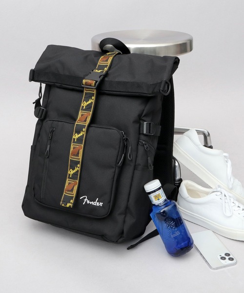 Fender（フェンダー）の「CORDURAポリエステル ロールトップ 大容量 バックパック A4・B4・PC収納対応 モノグラムストラップ 17L（バックパック/リュック・メンズ・ブラック・FREE）」の11枚目の写真