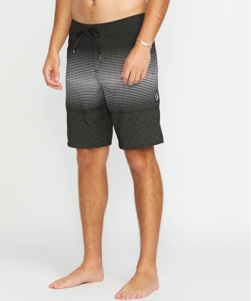 VOLCOM（ボルコム）の「【VOLCOM/ボルコム】 Lido Stripe Mod-Tech Trunks /総柄サーフトランクス・ボードショーツ・バギーショーツ(水着)（水着・メンズ・ブラック・32inch/30inch）」の3枚目の写真