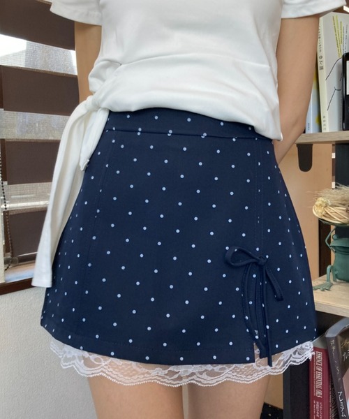 リボン付き黒トップスとピンクミニスカート 09ce078966e20acddcfaada0a3869b