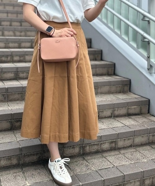 LACOSTE(ラコステ)の「ミディプリーツスカート(スカート・レディース・ブラック/キャメル・34/40/38/36)」の2枚目の写真