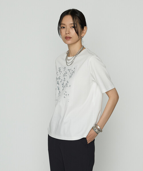 COMME CA(コムサ)の「シルキースムース Tシャツ(Tシャツ/カットソー・レディース・グレイッシュベージュ/ブラック/ホワイト・9号/11号)」の4枚目の写真