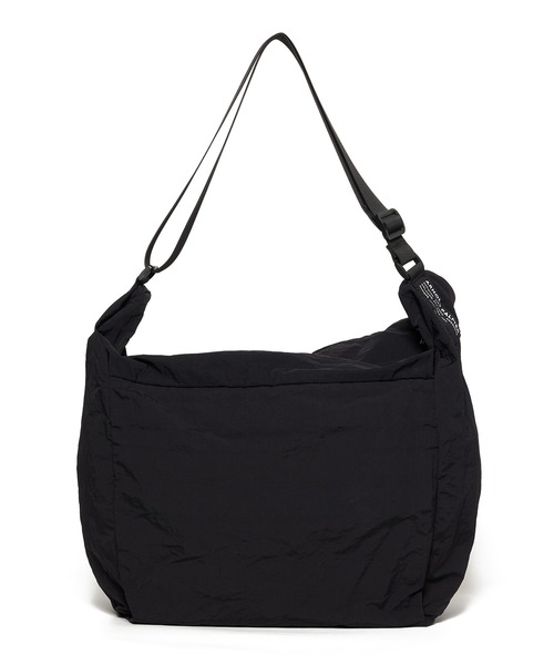 Arnold Palmer（アーノルドパーマー）の「タウン＆トラベル ポケッタブル ショルダーバッグ（ショルダーバッグ・レディース・ベージュ/ブラック・F）」の11枚目の写真