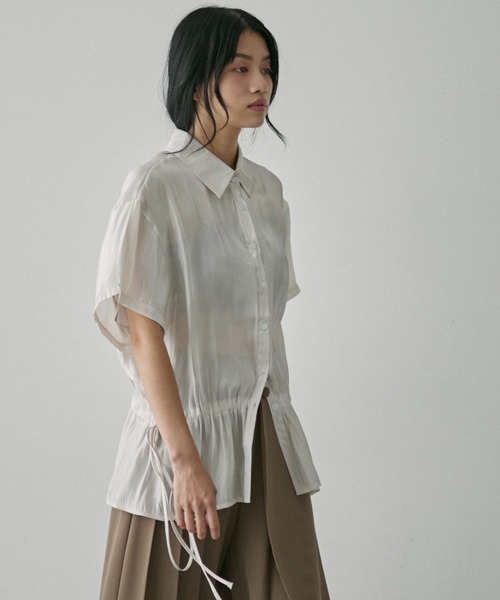 NUJOH（ヌゾ）の「Glossy Waist String Blouse / グローシー ウエスト ストリング ブラウス（シャツ/ブラウス・レディース・ホワイト/ベージュ/ブラック・FREE）」の3枚目の写真