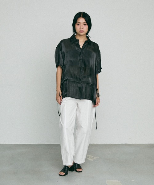 NUJOH（ヌゾ）の「Glossy Waist String Blouse / グローシー ウエスト ストリング ブラウス（シャツ/ブラウス・レディース・ホワイト/ベージュ/ブラック・FREE）」の14枚目の写真