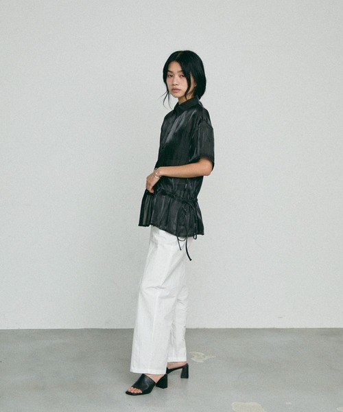 NUJOH（ヌゾ）の「Glossy Waist String Blouse / グローシー ウエスト ストリング ブラウス（シャツ/ブラウス・レディース・ホワイト/ベージュ/ブラック・FREE）」の16枚目の写真