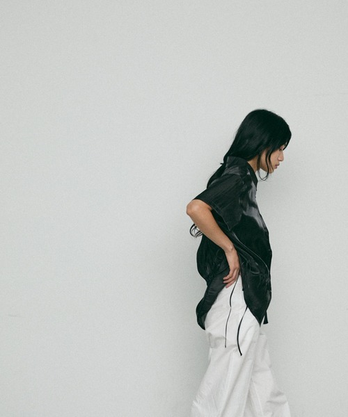 NUJOH（ヌゾ）の「Glossy Waist String Blouse / グローシー ウエスト ストリング ブラウス（シャツ/ブラウス・レディース・ホワイト/ベージュ/ブラック・FREE）」の20枚目の写真