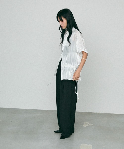 NUJOH（ヌゾ）の「Glossy Waist String Blouse / グローシー ウエスト ストリング ブラウス（シャツ/ブラウス・レディース・ホワイト/ベージュ/ブラック・FREE）」の5枚目の写真