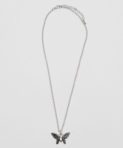 Figments(フィグメンツ)の「アンティークバタフライネックレス(ネックレス・レディース・シルバー・FREE)」の4枚目の写真