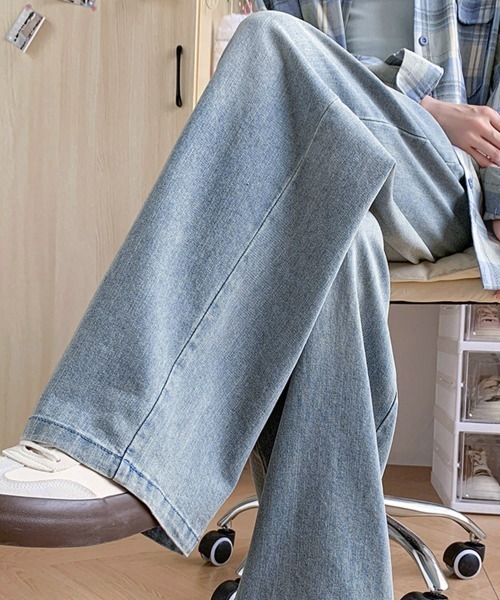 Miniministore(ミニミニストア)の「美脚デニム風ワイドパンツタック入りパンツ(デニムパンツ・レディース・ブラック/サックスブルー/アイボリー・FREE)」の14枚目の写真