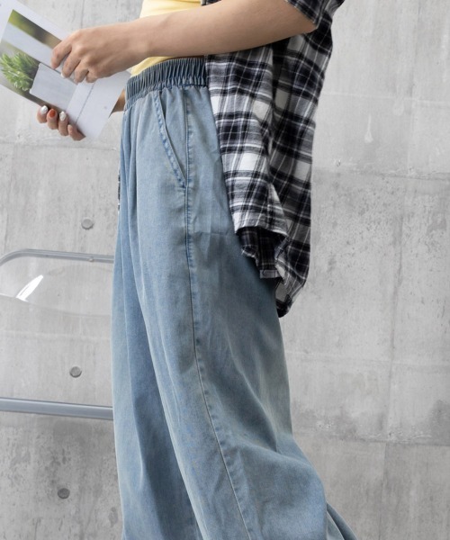 Miniministore(ミニミニストア)の「美脚デニム風ワイドパンツタック入りパンツ(デニムパンツ・レディース・ブラック/サックスブルー/アイボリー・FREE)」の18枚目の写真