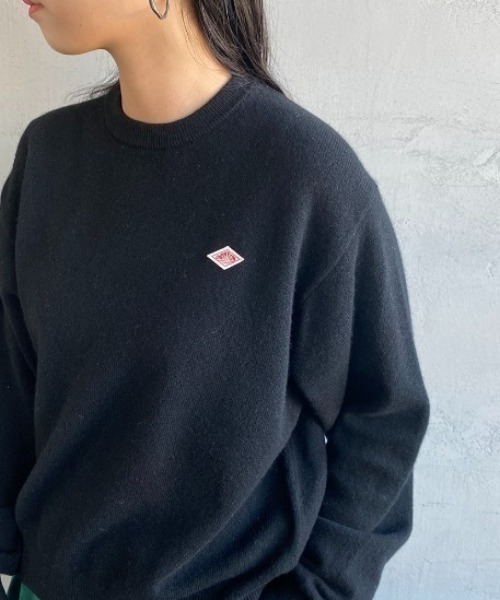 DANTON（ダントン）の「[DANTON/ダントン] ワンポイントロゴ クルーネックプルオーバーニット（ニット/セーター・レディース・オートミール/グレイッシュベージュ/ブラック/ダークグレー/ブラウン・40/42）」の2枚目の写真