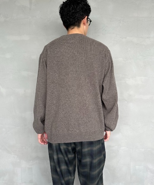 DANTON（ダントン）の「[DANTON/ダントン] ワンポイントロゴ クルーネックプルオーバーニット（ニット/セーター・レディース・オートミール/グレイッシュベージュ/ブラック/ダークグレー/ブラウン・40/42）」の6枚目の写真