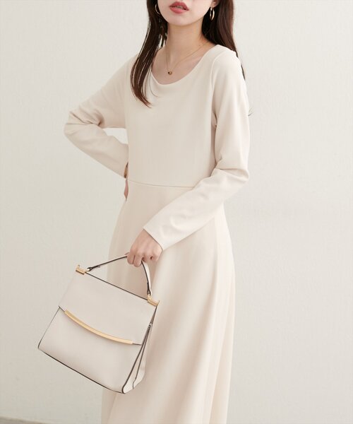 natural couture(ナチュラルクチュール)の「WEB限定/〈osono〉前後2WAYカットジョーゼットフレアワンピース(ワンピース・レディース・ブラウン/ブラック/オフホワイト・MEDIUM/LARGE)」の4枚目の写真