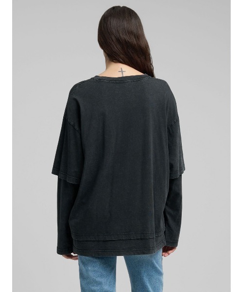 REPLAY(リプレイ)の「オーバーサイズ・ラウンドネックロングTシャツ(Tシャツ/カットソー・レディース・ダークブラック・MEDIUM/SMALL/X-SMALL/XX-SMALL)」の3枚目の写真