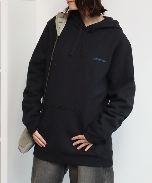 patagonia（パタゴニア）の「【PATAGONIA/パタゴニア】BOARDSHORT LOGO UPRISAL HOODY/ボードショーツ ロゴ アップライザル フーディ（パーカー・メンズ・ブラック/ブルー・XS/S/M/L/XL）」の3枚目の写真