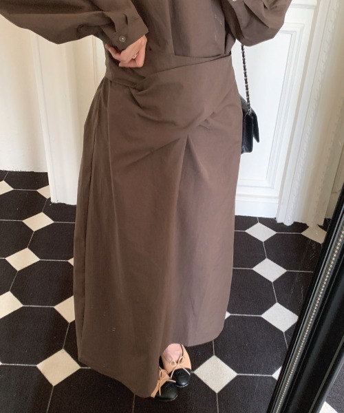 FREE STYLISTS(フリー スタイリスト)の「YUGA_YGMC Cross drape dress(ワンピース・レディース・ブラウン/オフホワイト・FREE)」の4枚目の写真