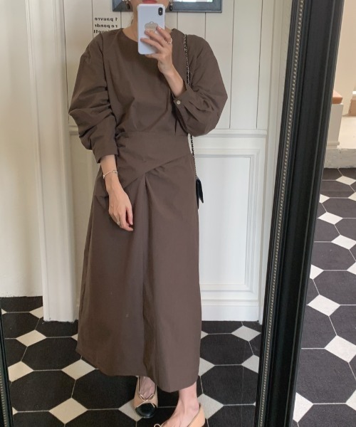 FREE STYLISTS(フリー スタイリスト)の「YUGA_YGMC Cross drape dress(ワンピース・レディース・ブラウン/オフホワイト・FREE)」の8枚目の写真